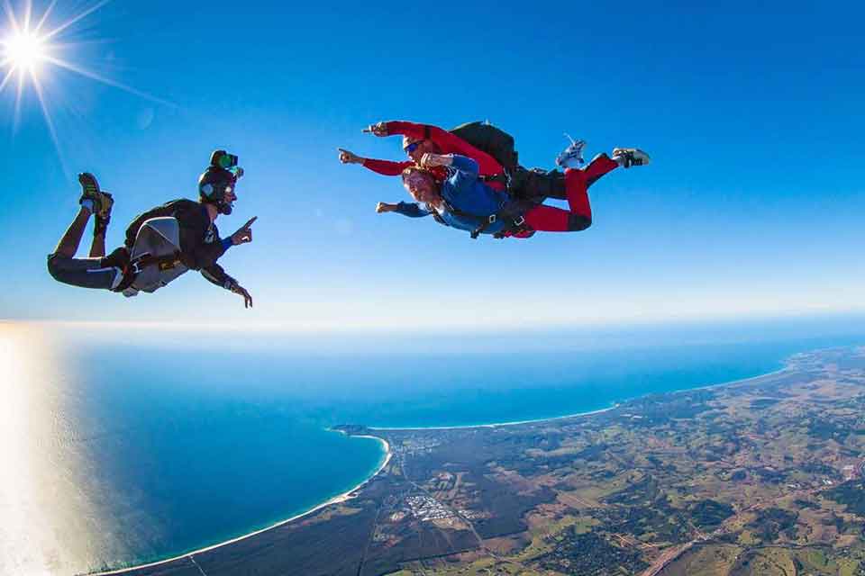 צניחה חופשית בבנגקוק (Tandem Skydiving)